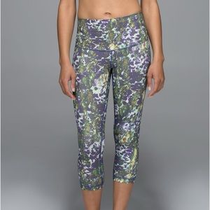 Lululemon Wunder Under Crop II *Full-On Luxtreme Floral Sport White Multi | SZ 4